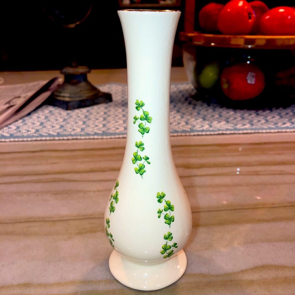 Carrigcraft County Cork shamrock ☘️ vase Made in Ireland